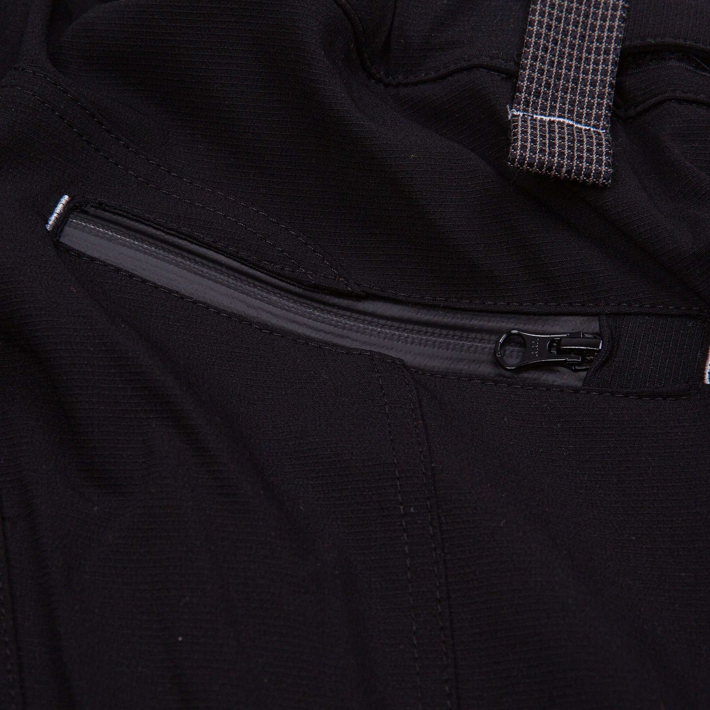 AT4185 Arborflex Pro Skin - Black