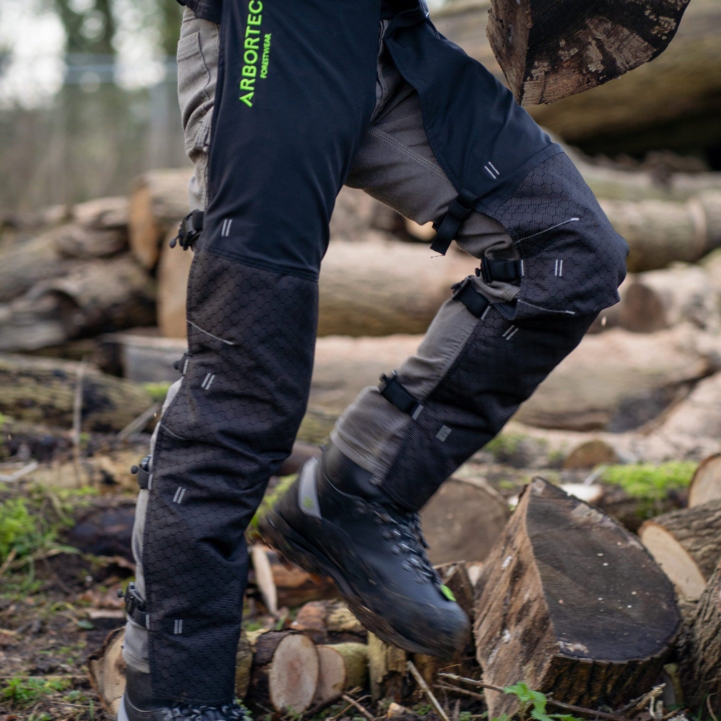 AT4009(US) Arbortec Chainsaw Chaps Front Protection - Black - Arbortec Forestwear