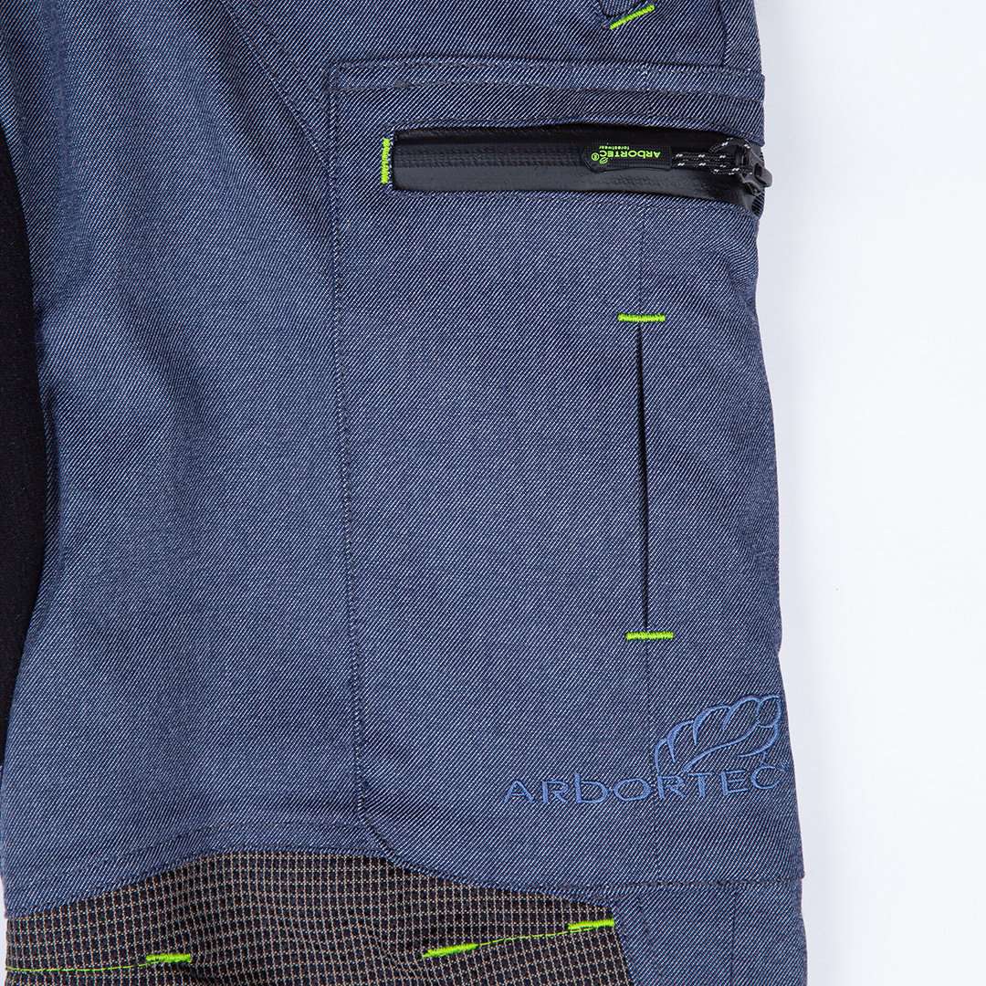 arbortec breathflex pro type a class 1 chainsaw trousers in denim colour - pocket detail